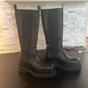 Beautiful Paloma Barcelo Leather Boots